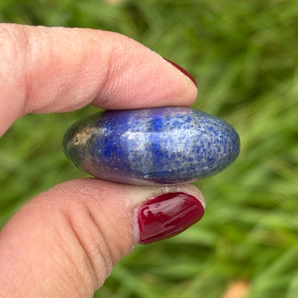 Lapis lazuli palm stone - Picture 7 of 13